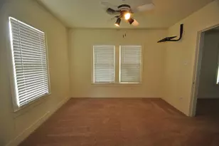 213 E Burress St, Houston, TX 77022 - Photo 7