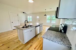 228 N Dixie St, Brenham, TX 77833 - Photo 3