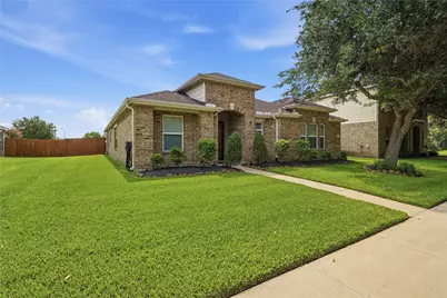 2018 Leisure Lane, League City, TX 77573 - Photo 3