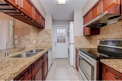 10615 Briar Forest Drive #902, Houston, TX 77042 - Photo 7