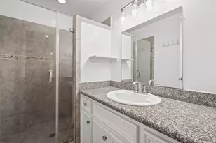 903 Crossroads Dr, Houston, TX 77079 - Photo 33