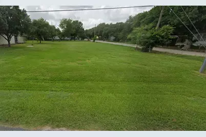 921 W Fifth Street Street, El Campo, TX 77437 - Photo 1