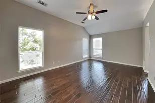 10051 Rio Bravo Rd, Houston, TX 77064 - Photo 9