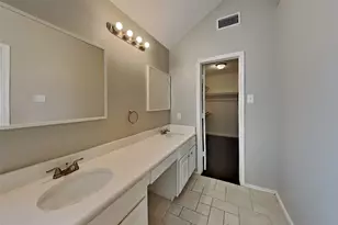 10051 Rio Bravo Rd, Houston, TX 77064 - Photo 11