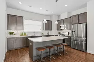 1022 Green Kensington Dr, Houston, TX 77008 - Photo 11