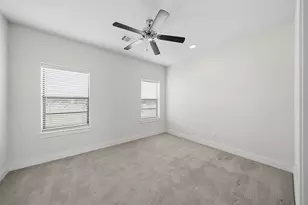 1022 Green Kensington Dr, Houston, TX 77008 - Photo 29