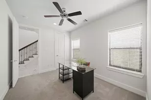 1022 Green Kensington Dr, Houston, TX 77008 - Photo 7