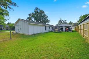 700 N Owensville St, Franklin, TX 77856 - Photo 19