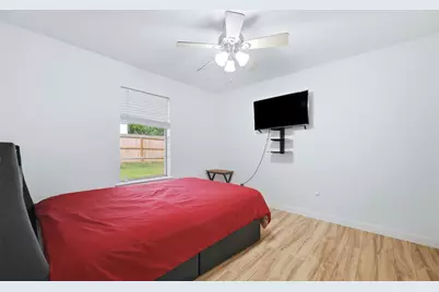 700 N Owensville Street, Franklin, TX 77856 - Photo 13