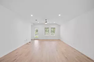 8027 Veneto Grn Dr, Richmond, TX 77406 - Photo 13