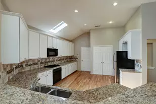 9907 Kemp Forest Dr, Houston, TX 77080 - Photo 9