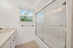 8615 La Fonte St, Houston, TX 77024 - Photo 31