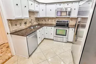 8615 La Fonte St, Houston, TX 77024 - Photo 13