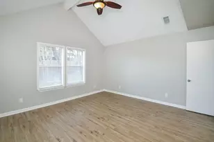 155 April Waters Dr W, Conroe, TX 77356 - Photo 15