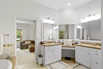 1044 Memorial Village Drive, Houston, TX 77024 - Photo 23