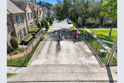 1044 Memorial Village Drive, Houston, TX 77024 - Photo 35