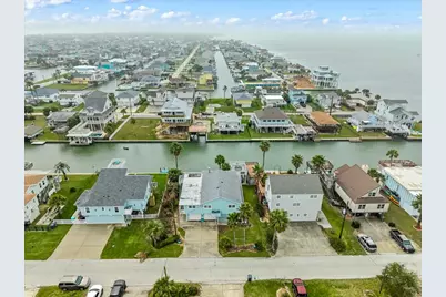 3718 Brewster Key Drive, Galveston, TX 77554 - Photo 39
