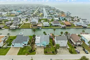 3718 Brewster Key Dr, Galveston, TX 77554 - Photo 39