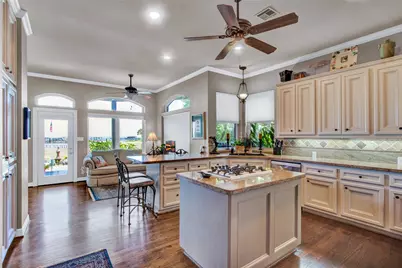 2668 E Bayshore Drive, San Leon, TX 77539 - Photo 13