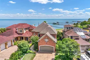 2668 E Bayshore Dr, San Leon, TX 77539 - Photo 1