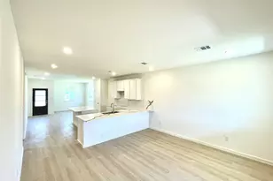 2904 5th St, Bay City, TX 77414 - Photo 5