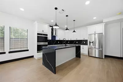 4929 Wilmington Street #A-B, Houston, TX 77033 - Photo 9