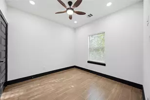 4929 Wilmington St, Houston, TX 77033 - Photo 15