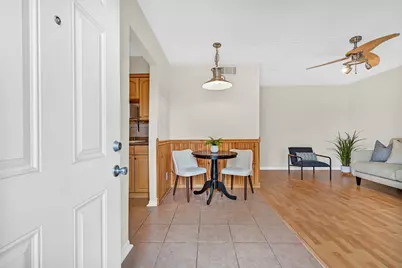 107 E Willowick Avenue #17, Friendswood, TX 77546 - Photo 3