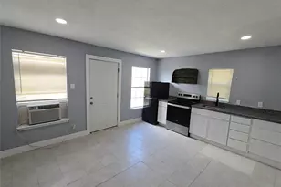 9010 Linda Vista Rd, Houston, TX 77078 - Photo 3