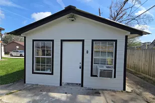 9010 Linda Vista Rd, Houston, TX 77078 - Photo 1