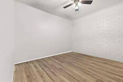 6913 Chasewood Drive, Missouri City, TX 77489 - Photo 15