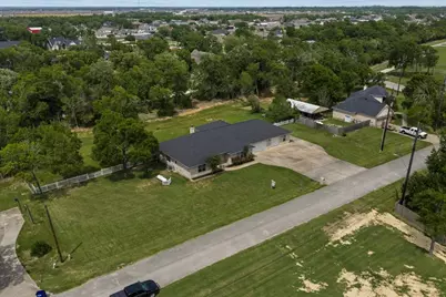 1607 Delta Street, Baytown, TX 77523 - Photo 3