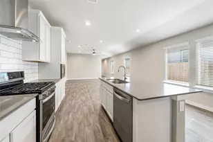 12722 Basinghall Ln, Houston, TX 77047 - Photo 9