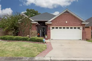 716 N 31st St, Nederland, TX 77627 - Photo 1