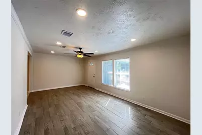 7337 Orville Street #B, Houston, TX 77028 - Photo 9