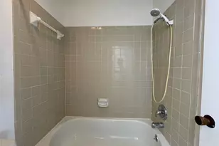 3909 Tanglewilde St, Houston, TX 77063 - Photo 5