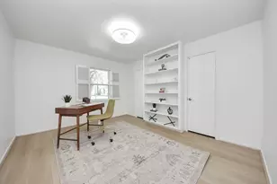 10719 Burgoyne Rd, Houston, TX 77042 - Photo 17