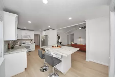 10719 Burgoyne Road, Houston, TX 77042 - Photo 11