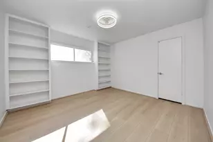 10719 Burgoyne Rd, Houston, TX 77042 - Photo 19