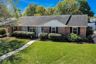 10719 Burgoyne Rd, Houston, TX 77042 - Photo 3