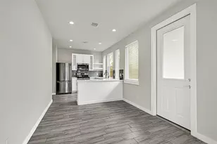 9431 Jutland Rd, Houston, TX 77033 - Photo 7