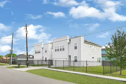 9431 Jutland Road, Houston, TX 77033 - Photo 3