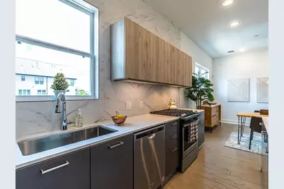 1236 W 25th Street #C, Houston, TX 77008 - Photo 5