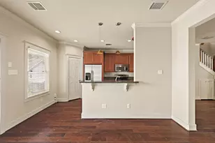 1053 W 16th St, Houston, TX 77008 - Photo 13