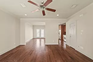 1053 W 16th St, Houston, TX 77008 - Photo 9