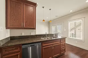 1053 W 16th St, Houston, TX 77008 - Photo 17