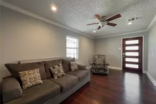 7966 Bonaire St, Houston, TX 77028 - Photo 9