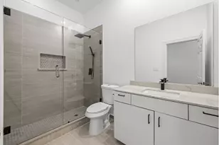 1834 Woodvine Dr, Houston, TX 77055 - Photo 13