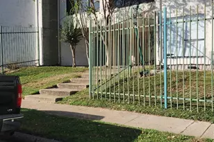 2818 S Bartell Dr, Houston, TX 77054 - Photo 5