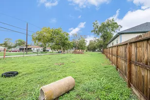 700 Rosie St, Houston, TX 77091 - Photo 7